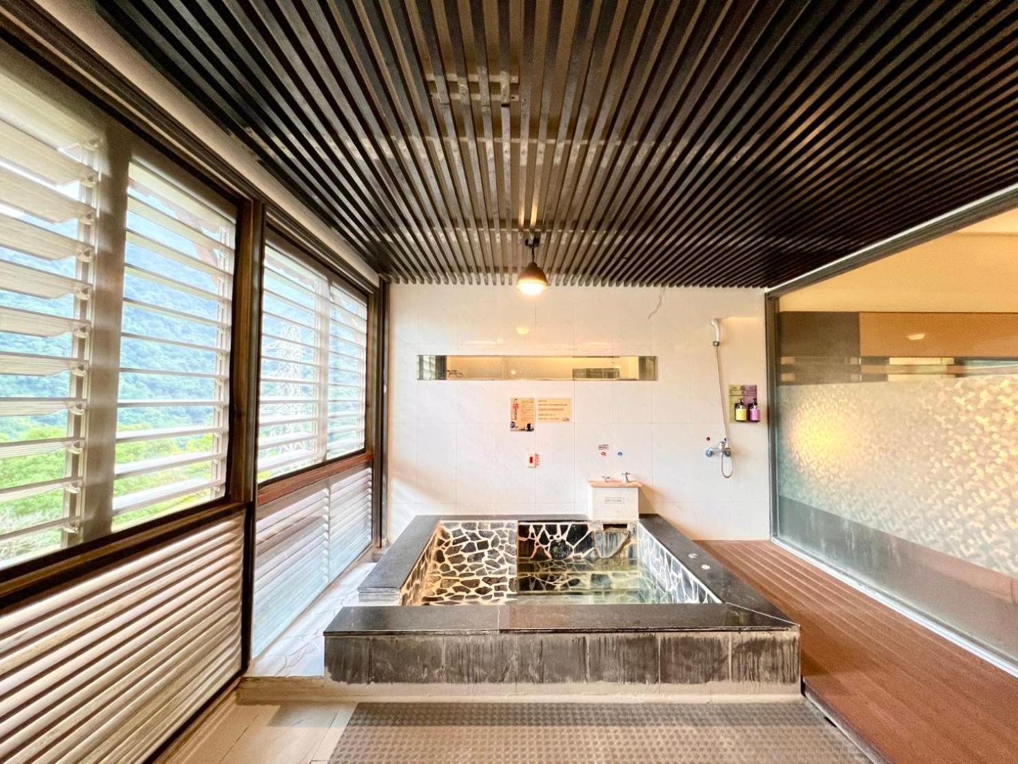 Wulai Sunglyu Hot Spring Resort Екстер'єр фото